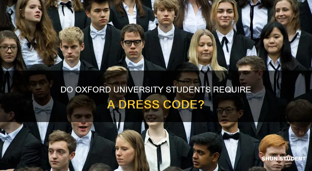 do oxford university students wear uniforms