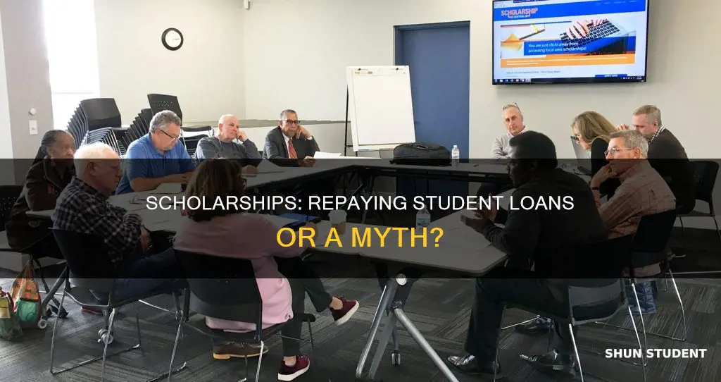 do scholarships pay for student loand