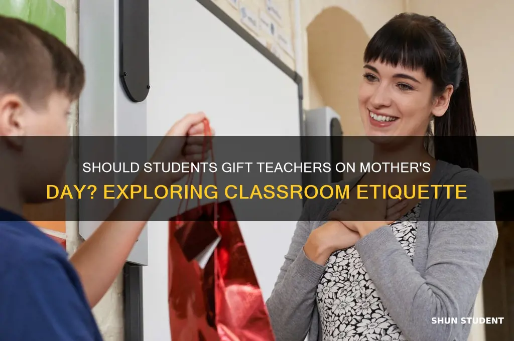 do students gift teacher in mothers birthday card