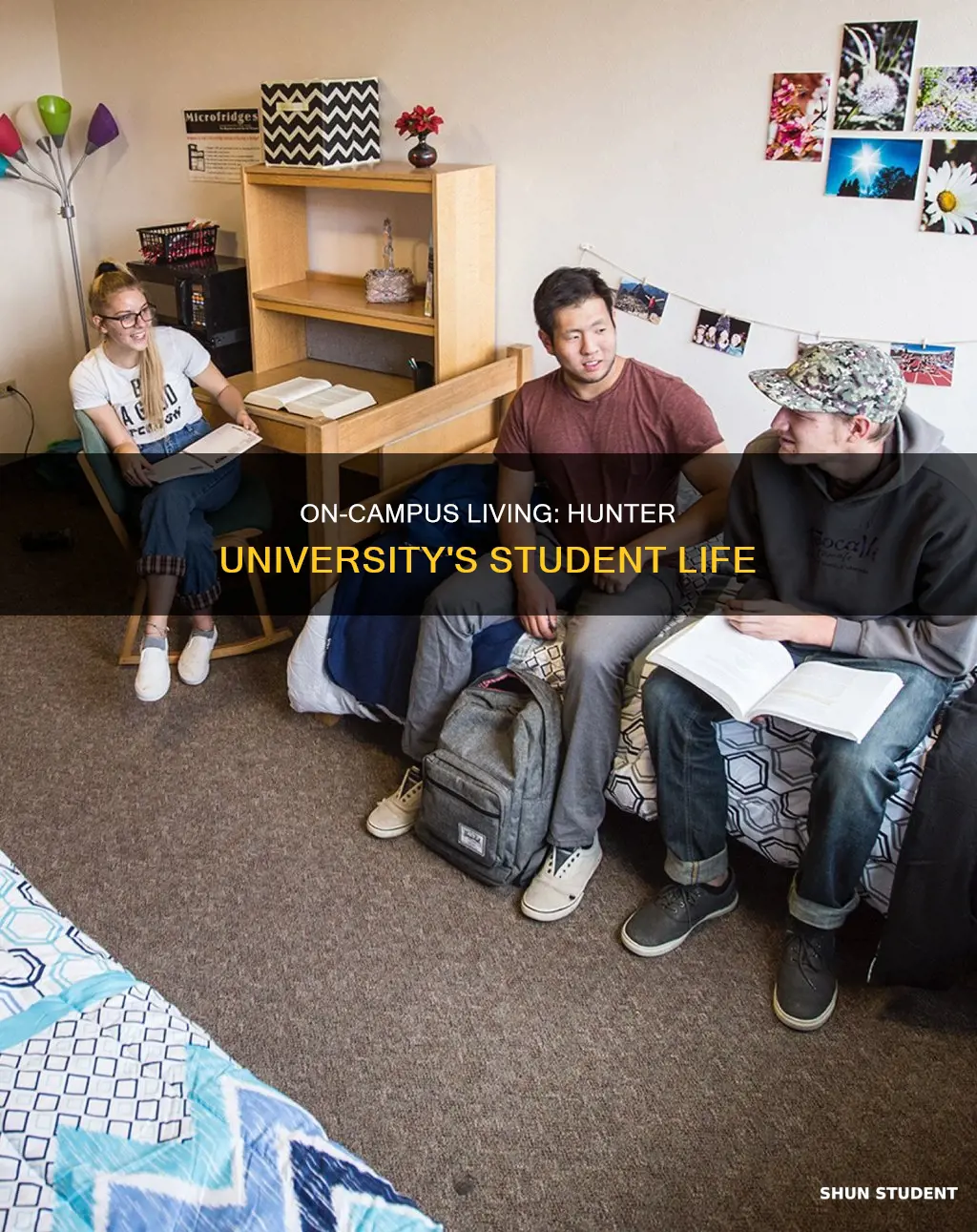 how many student liv on campus at hunter university