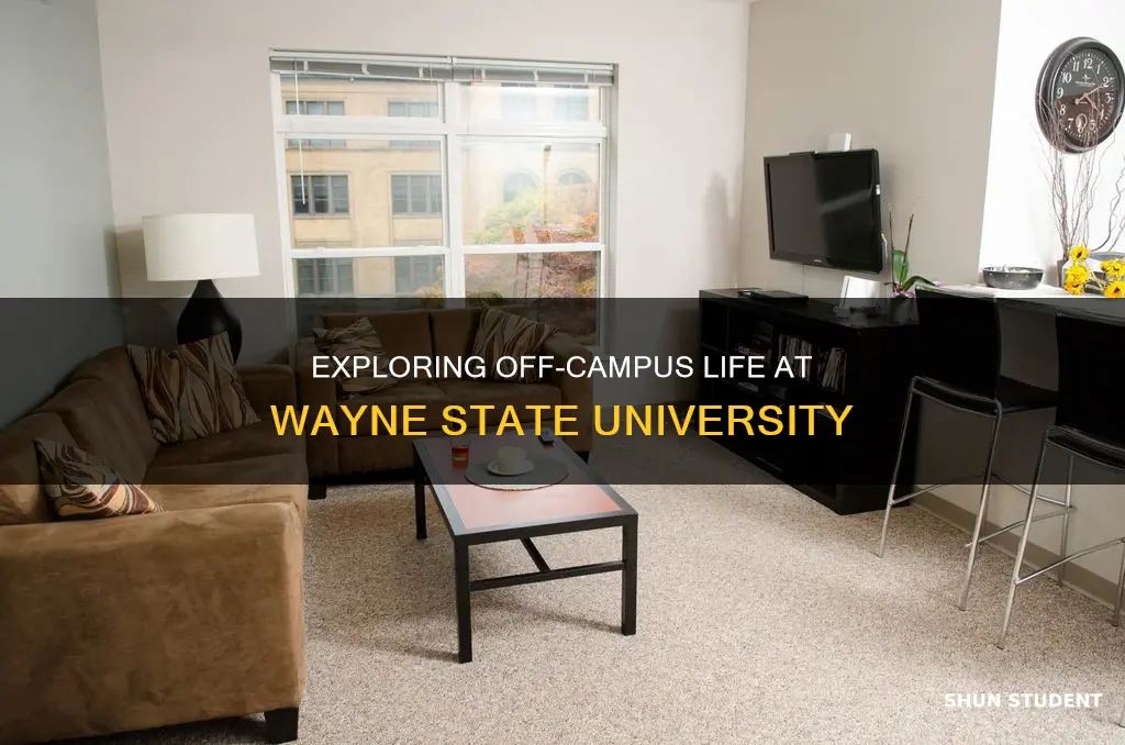 how many student living off campus in wayne state university