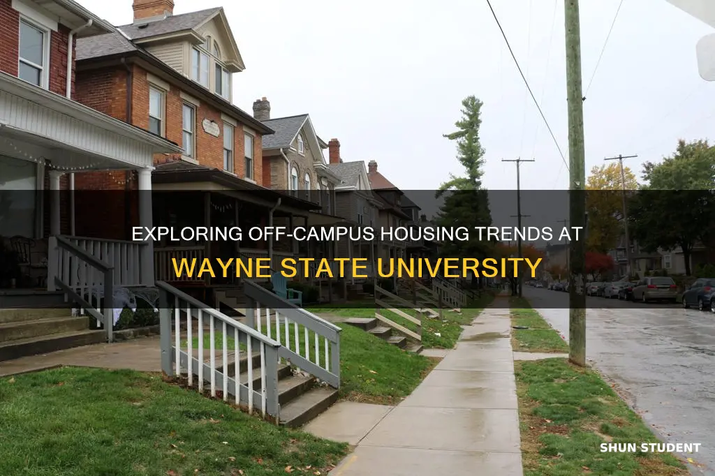 how many student living off campus in wayne state university