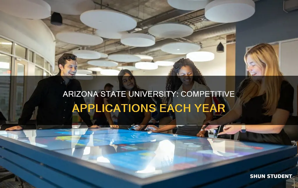 how many students apply to arizona state university each year