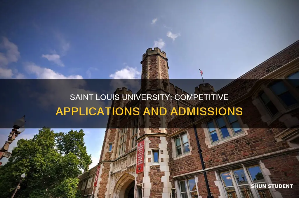 how many students apply to saint louis university