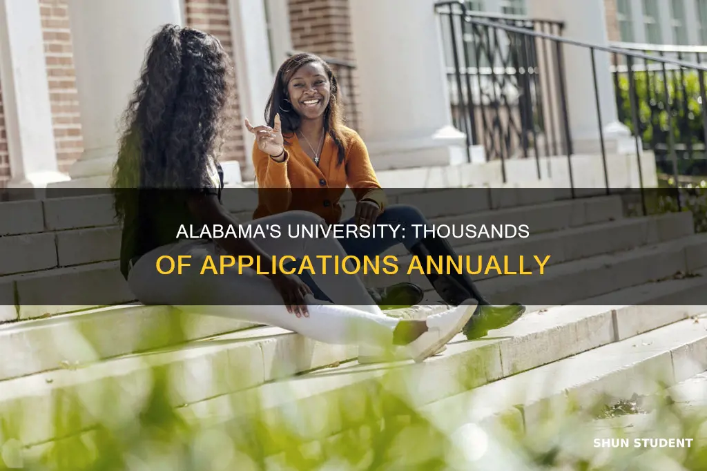 how many students apply to university of alabama each year