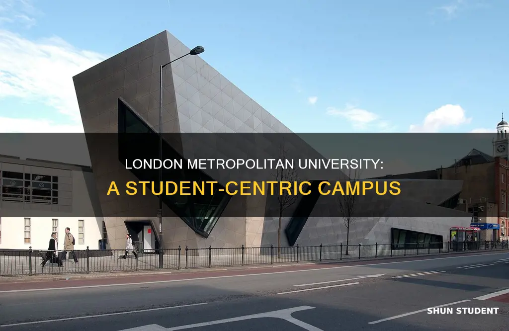 how many students at london metropolitan university