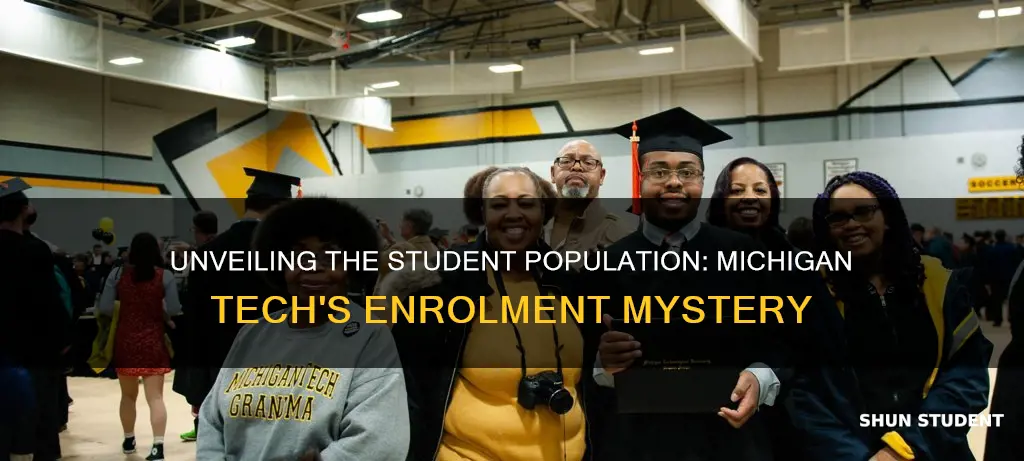 how many students at michigan tech university