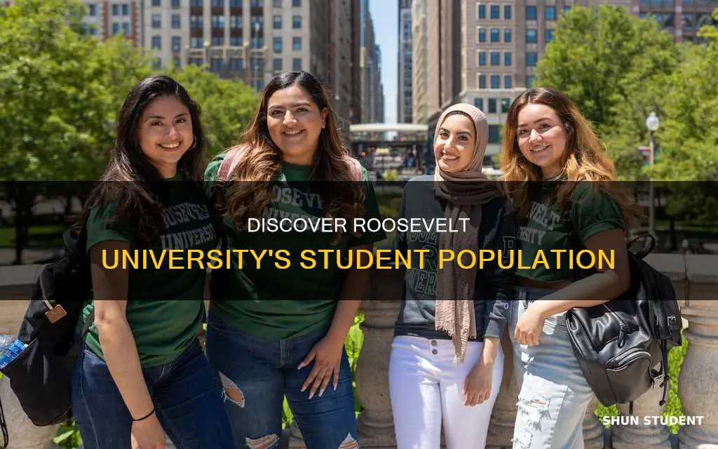 how many students at roosevelt university
