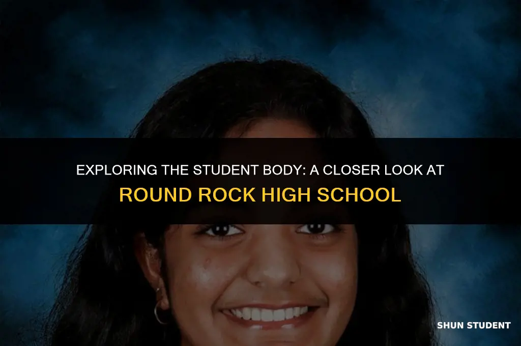 how many students at round rock high school