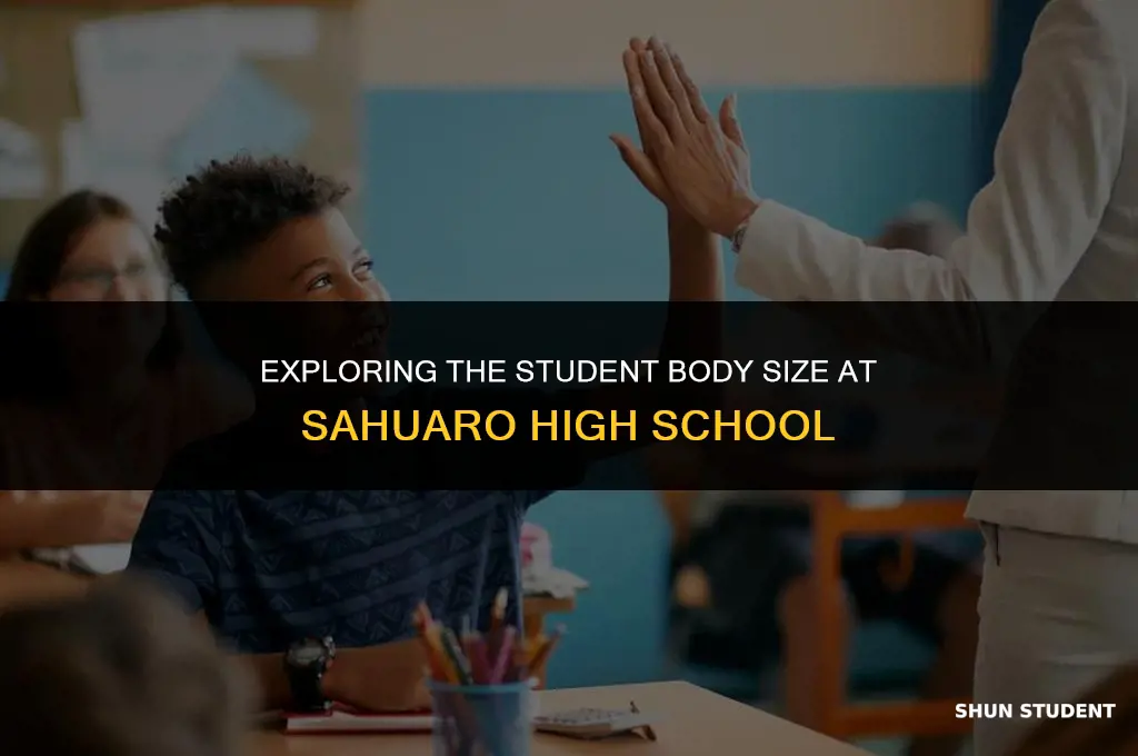 how many students at sahuaro high school