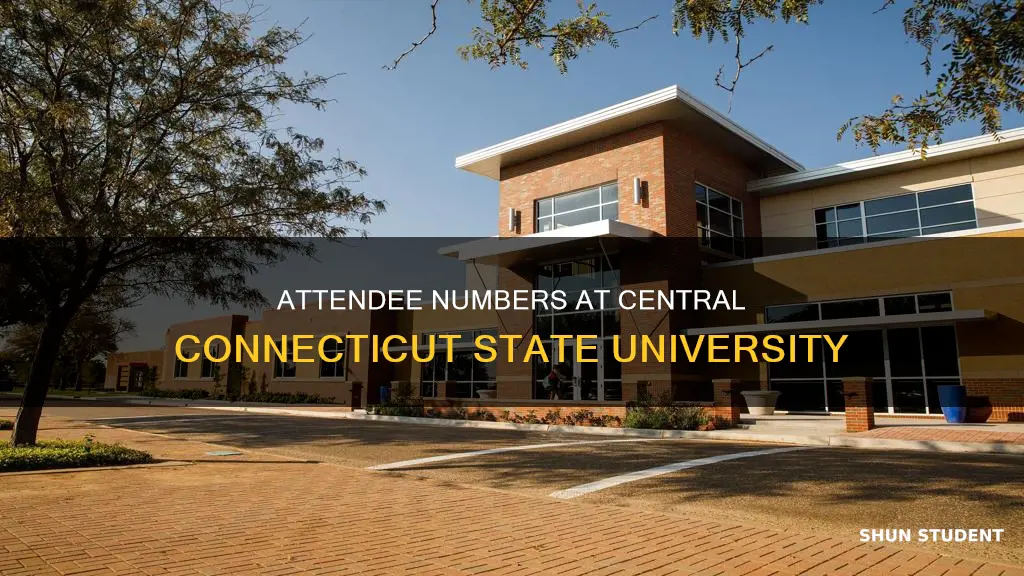 how many students attend central connecticut state university