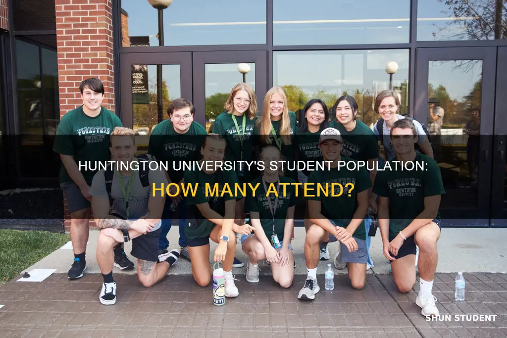 how many students attend huntington university