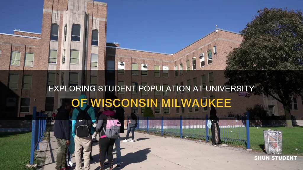 how many students attend the university of wisconsin milwaukee