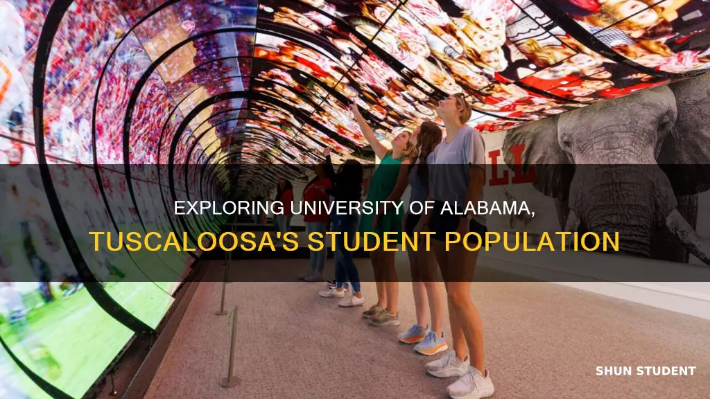 how many students attend university of alabama tuscaloosa