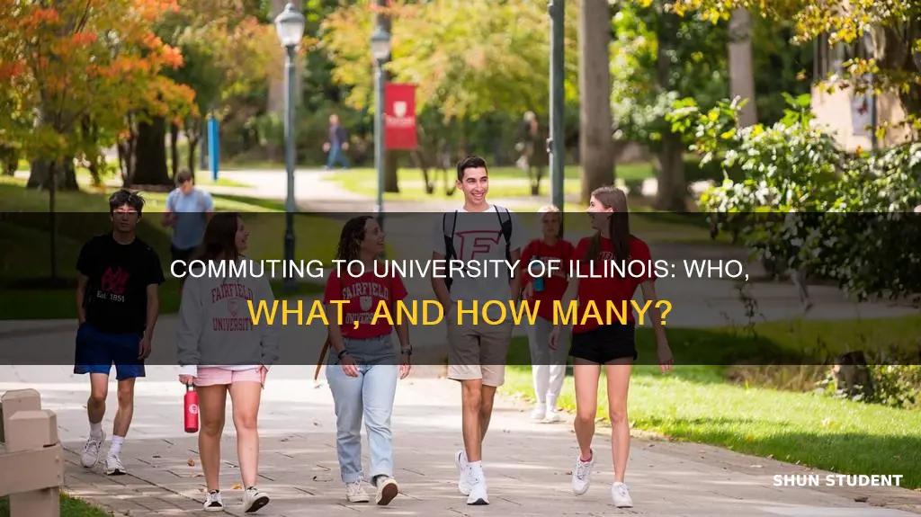 how many students commute to university of illinois champagin