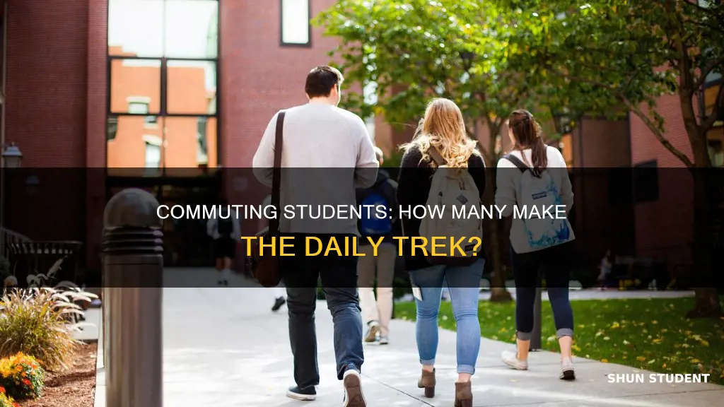 how many students commute to university