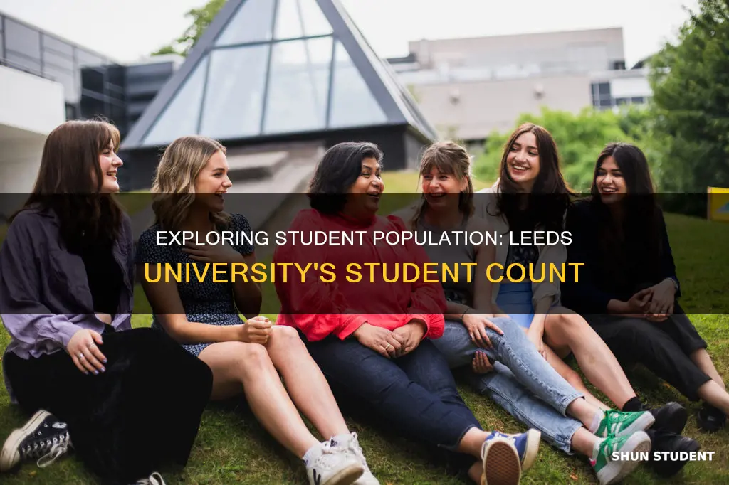 how many students does leeds university have