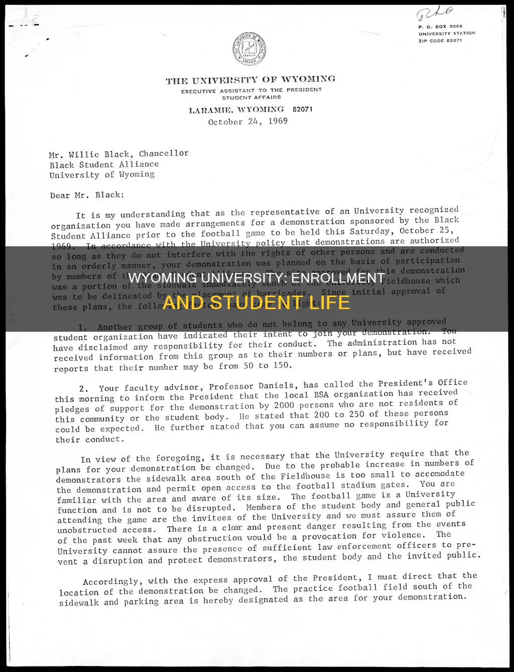 how many students go to university of wyoming