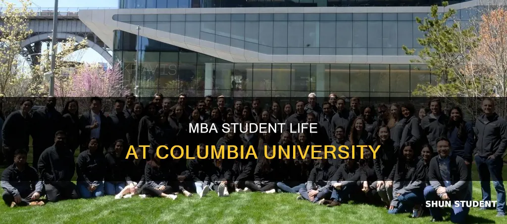 how many students in columbia university mba program