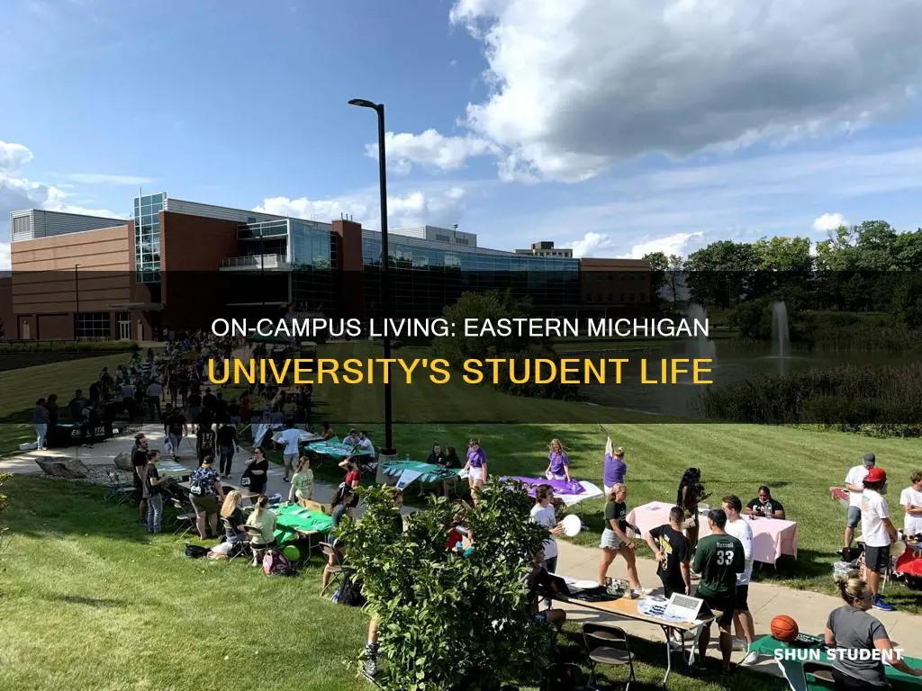 how many students live on campus at eastern michigan university