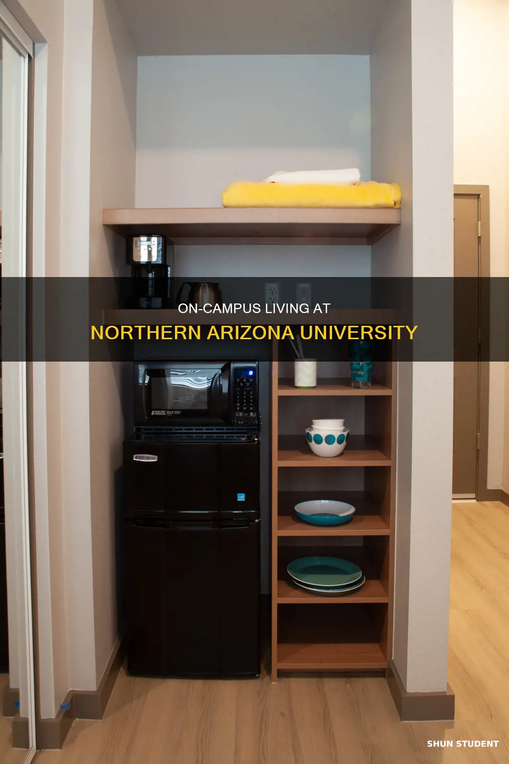 how many students live on campus at northern arizona university