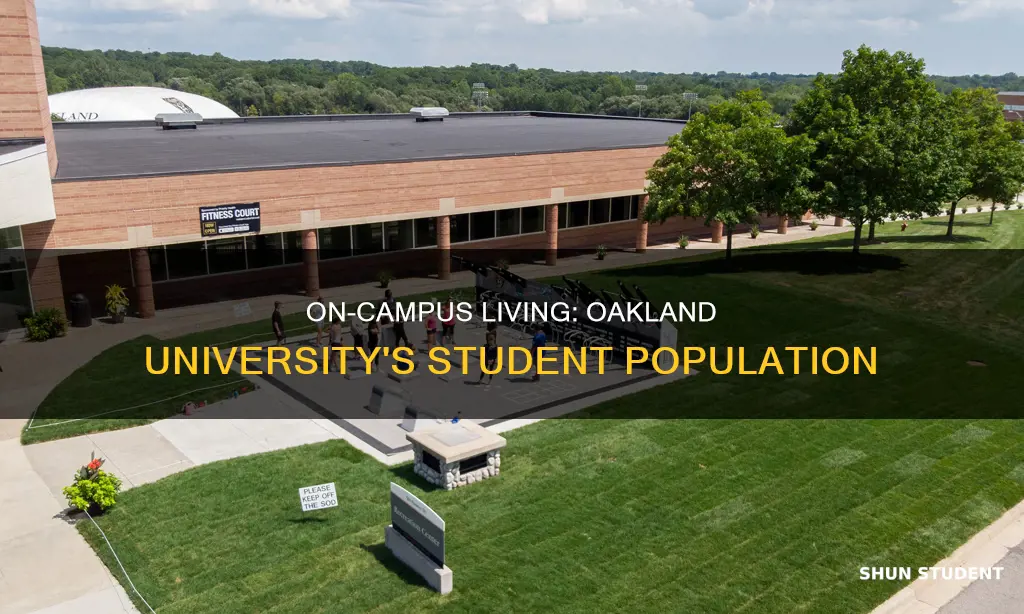 how many students live on campus at oakland university