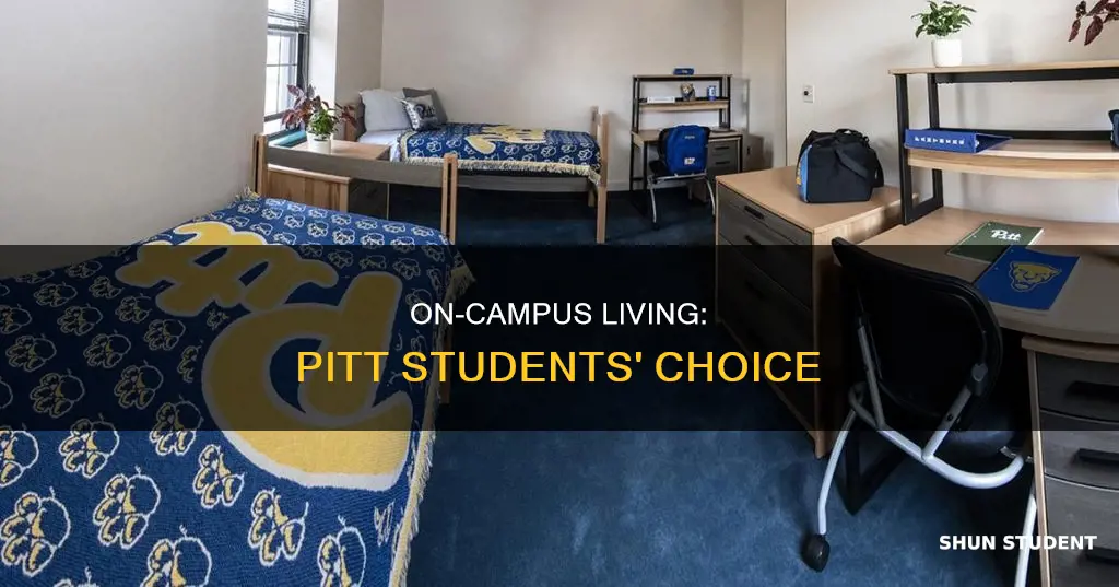 how many students live on campus at university of pittsburgh