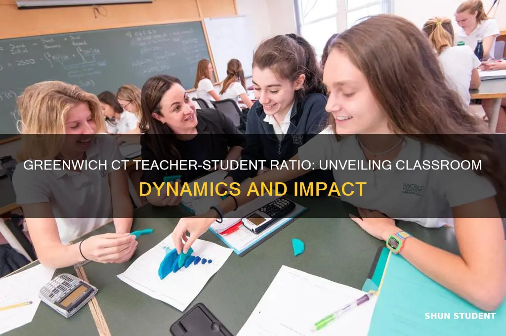 how many students per teacher in greenwich ct