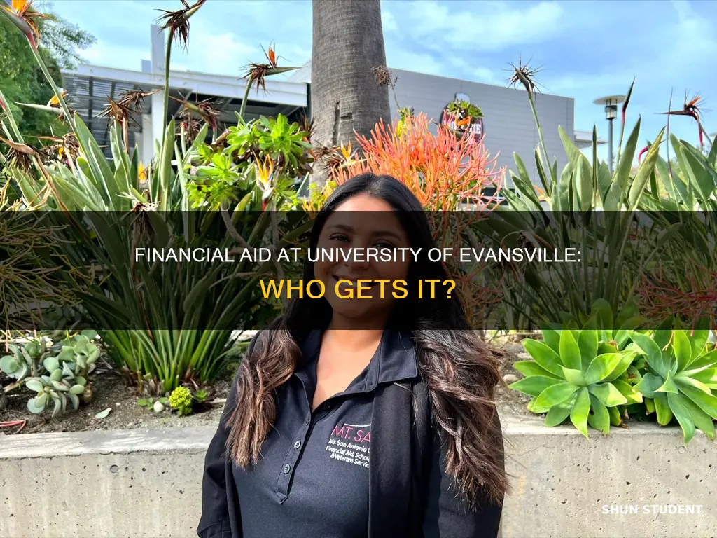 how many students recieve financial aid at university of evansville