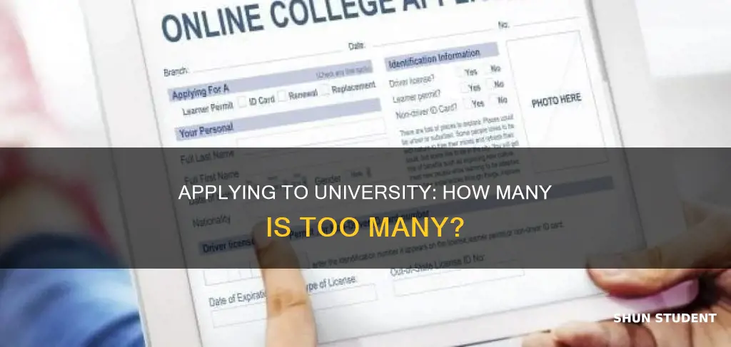 how many universities do students apply for