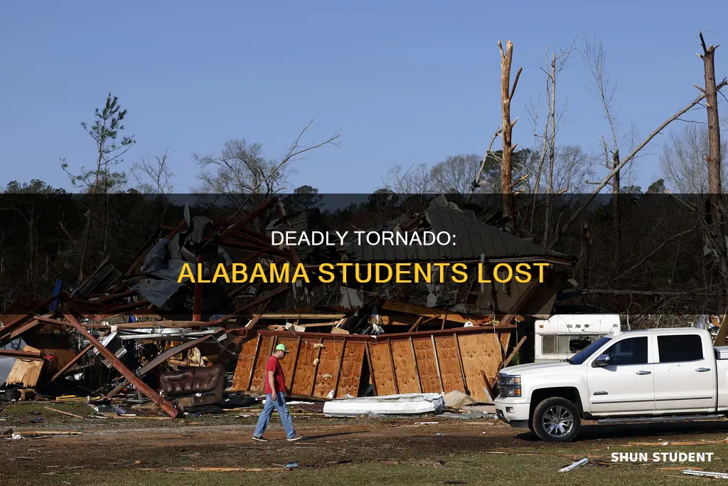 how many university of alabama students died in tornado
