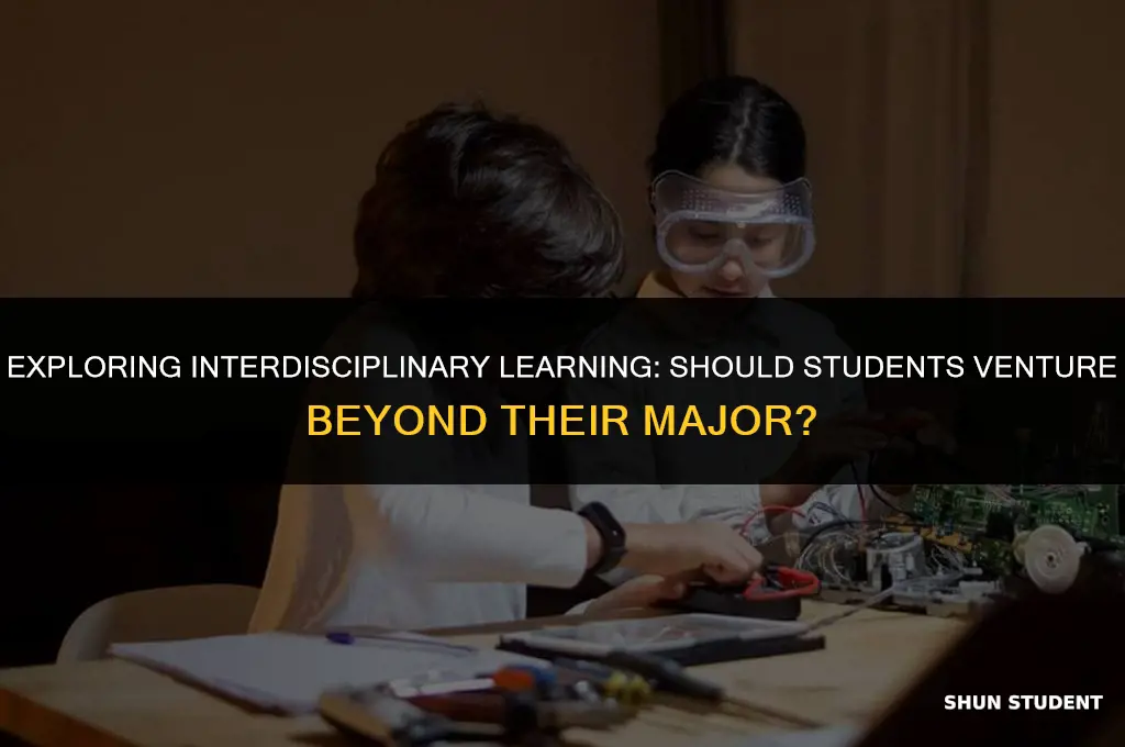 should students take courses outside their major