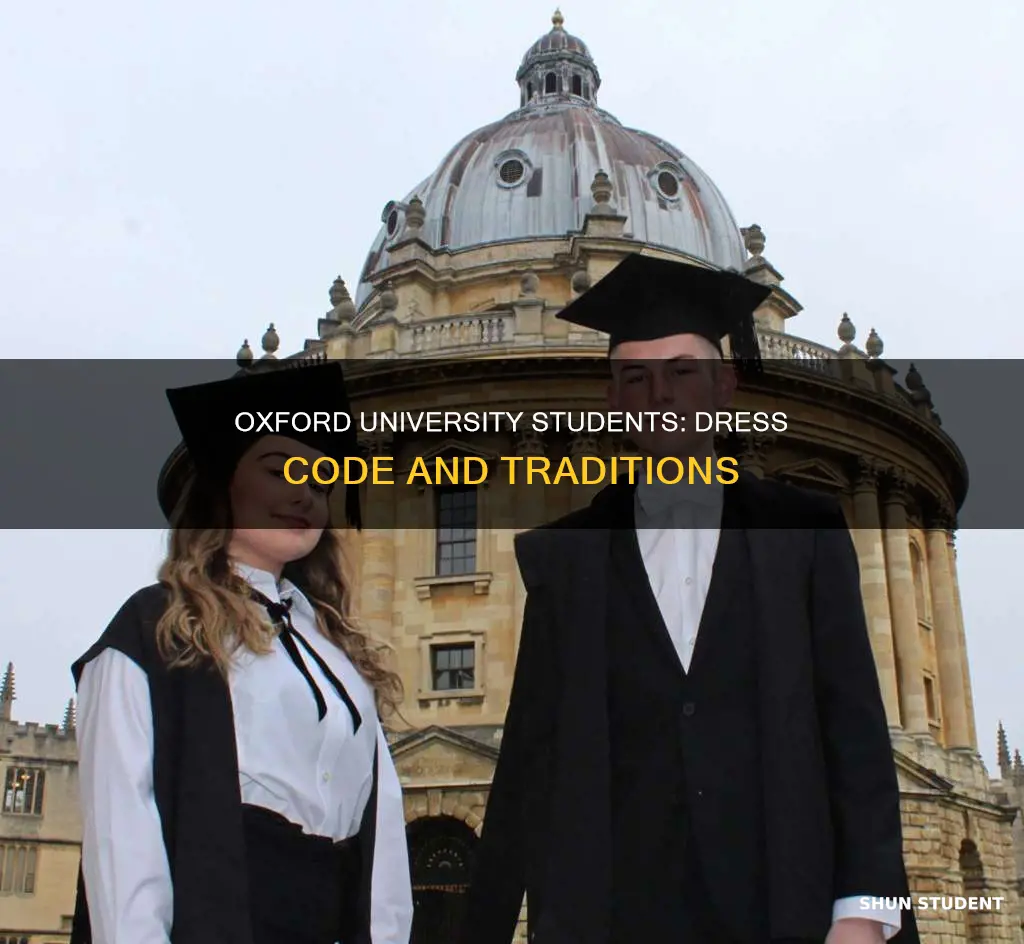 what do oxford university students wear