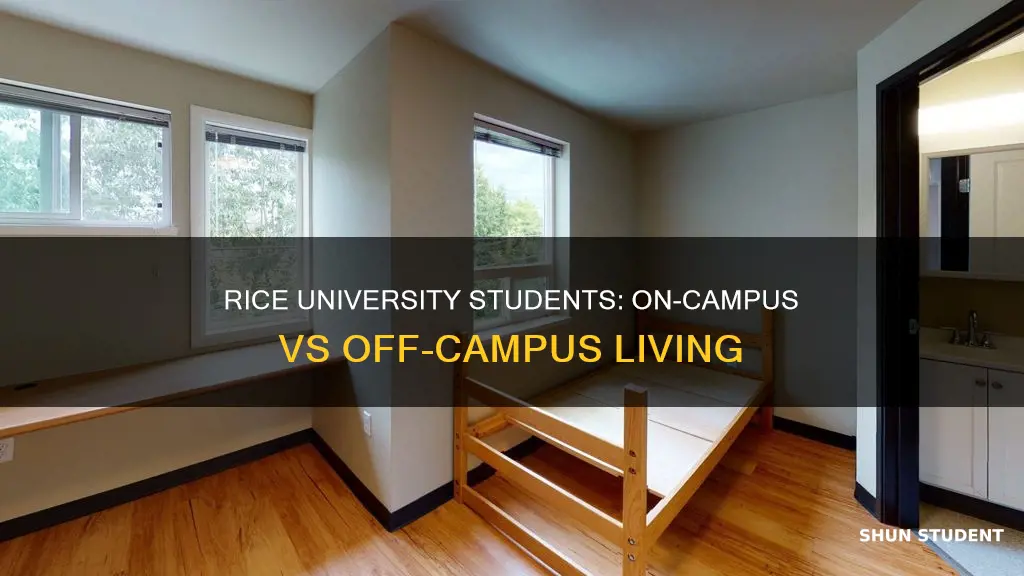 what percent of students at rice university live off campus