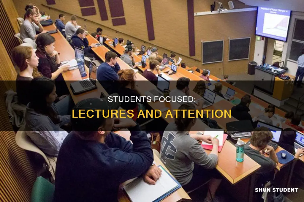 when the lecture begins most students are paying close attention