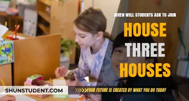 When Will Students Choose to Join the Third House?