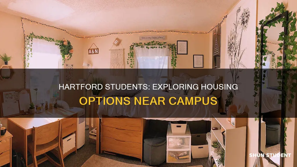 where do university of hartford students live